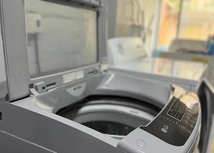 Thonglor Bts 1-min Walk Easy Check-in Laundromat